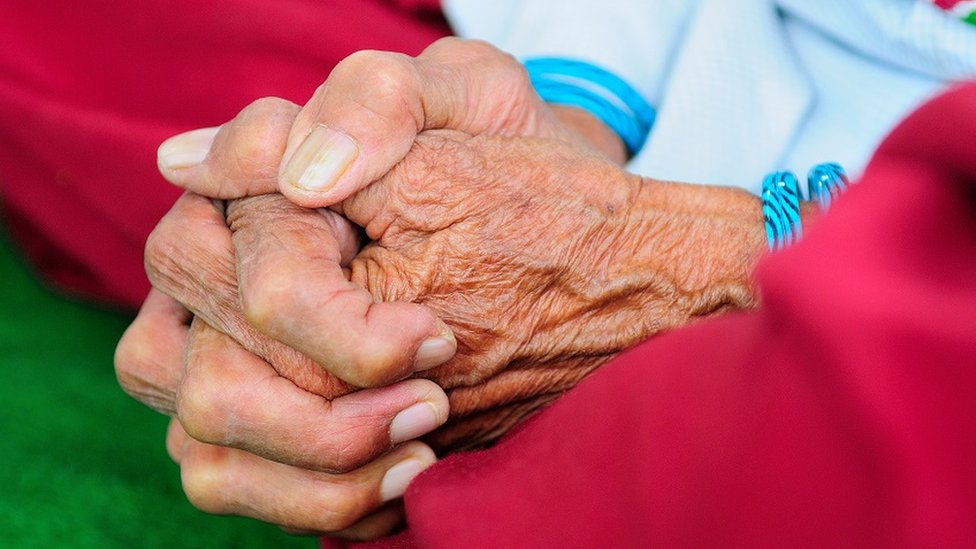 తల్లిదండ్రులను పట్టించుకోని పిల్లలకు జైలు శిక్ష పడే అవకాశం కూడా ఉంది.