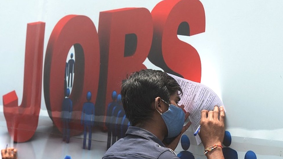 నిరుద్యోగి (ప్రతీకాత్మక చిత్రం) నిరుద్యోగి (ప్రతీకాత్మక చిత్రం)