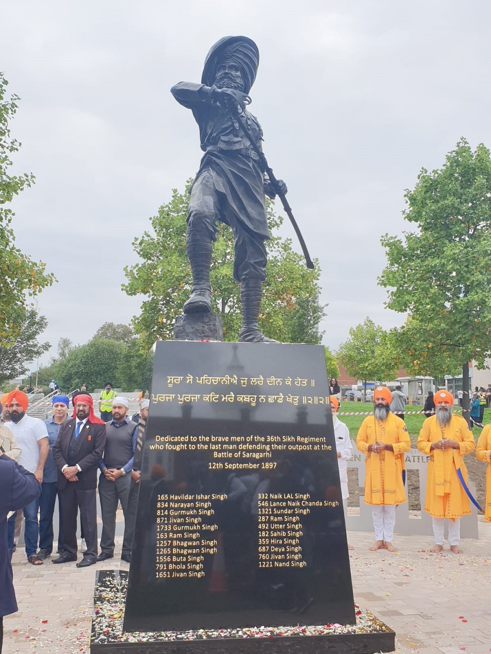 హవిల్దార్ ఇషార్ సింగ్ విగ్రహం