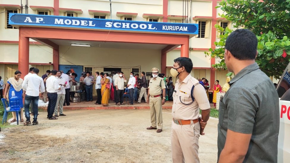 విజయనగరం జిల్లాలోని కురుపం కౌంటింగ్ కేంద్రం వద్ద ఇలా..