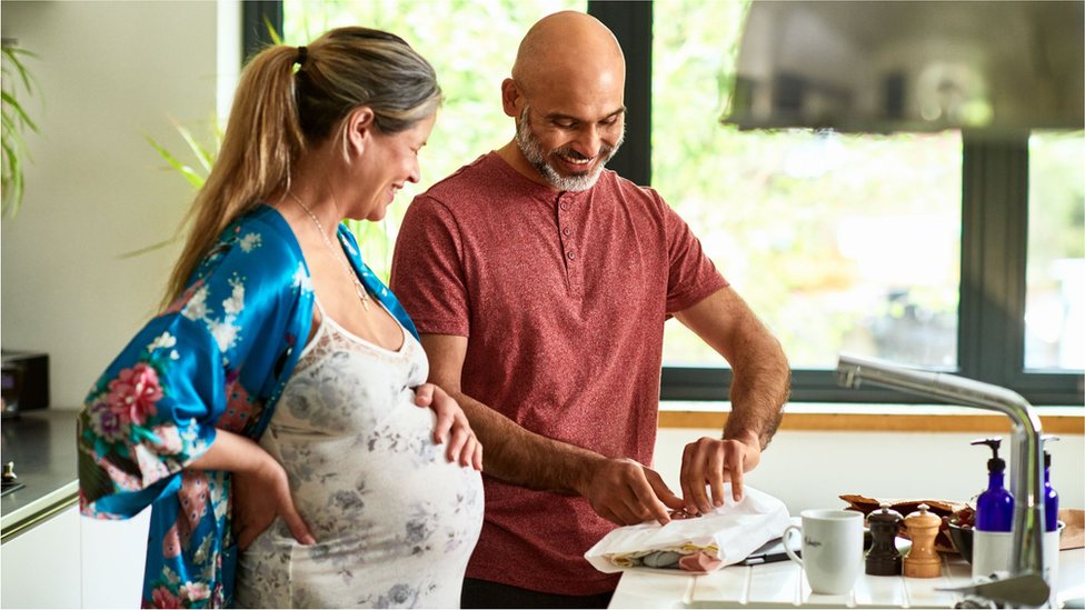 కాస్త వయసు మీరిన తరువాత గర్భం దాల్చే మహిళల్లో పలు ఆరోగ్య సమస్యలు తలెత్తే అవకాశం ఉంది