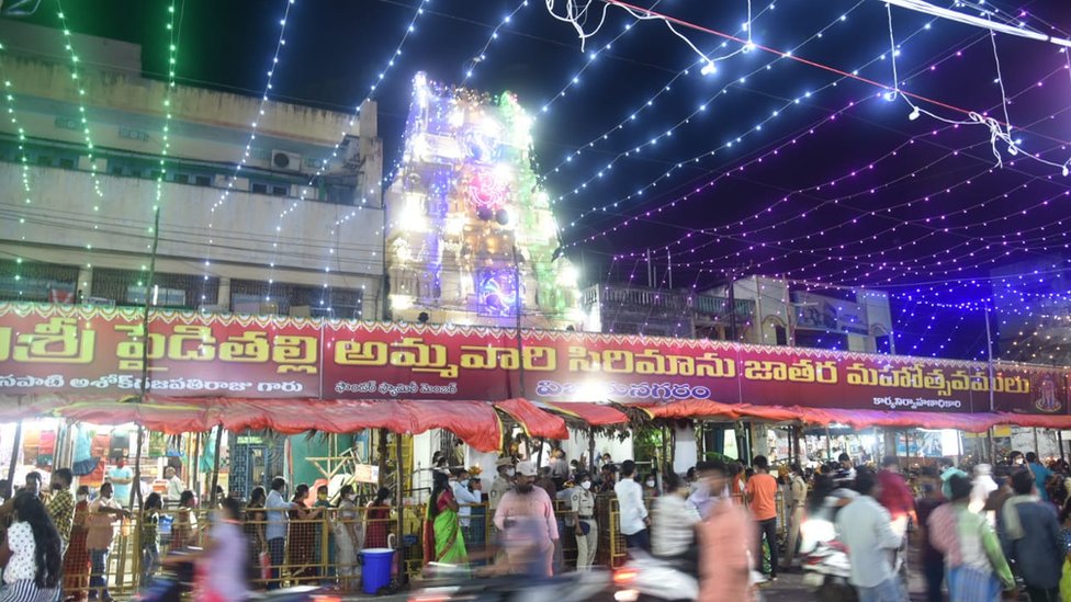 ఉత్సవాలకు సిద్ధమయిన పైడితల్లి అమ్మవారి గుడి