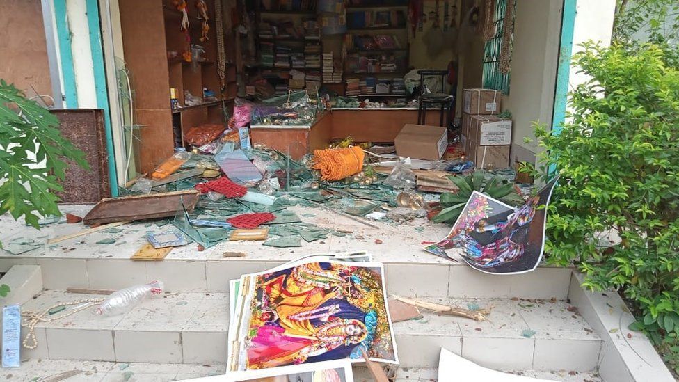 నోవాఖలిలో ఇస్కాన్ ఆలయంపై జరిగిన దాడి నోవాఖలిలో ఇస్కాన్ ఆలయంపై జరిగిన దాడి