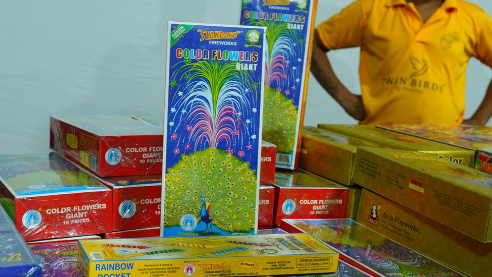 గ్రీన్ క్రాకర్స్‌తో ధ్వని, వాయు కాలుష్యాలు తక్కువగా ఉంటాయి.