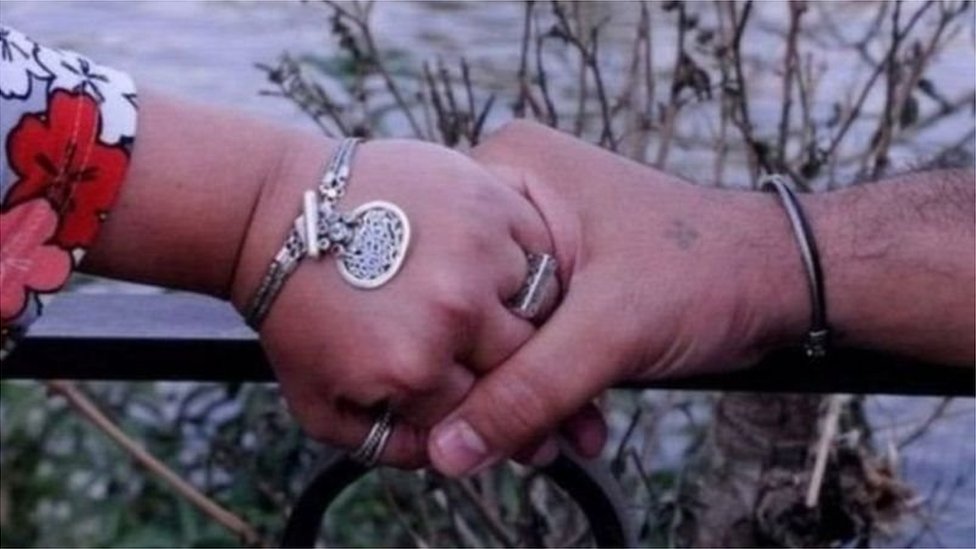 సైరా యుక్త వయస్కురాలు కాగా, పెళ్లి వయసు కోసం విపుల్ మరికొన్నాళ్లు వేచి చూడాల్సి ఉంది.