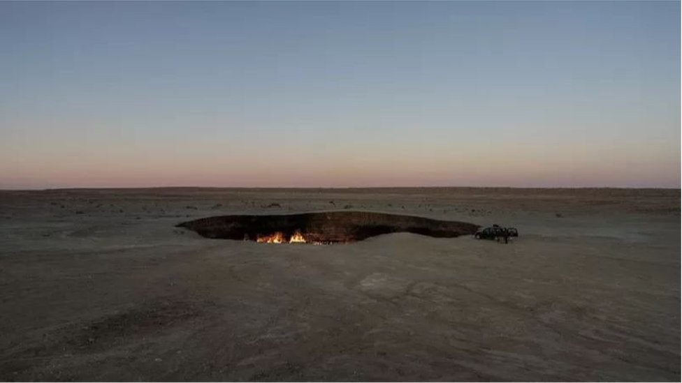 ఈ బిలంలో మంటలను ఆర్పేందుకు మార్గాలను అన్వేషించమని తుర్క్‌మెనిస్తాన్‌ అధ్యక్షుడు ఆదేశించారు