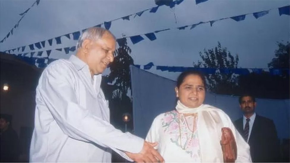 ఉత్తరప్రదేశ్ రాజకీయాలు ఉత్తరప్రదేశ్ రాజకీయాలు
