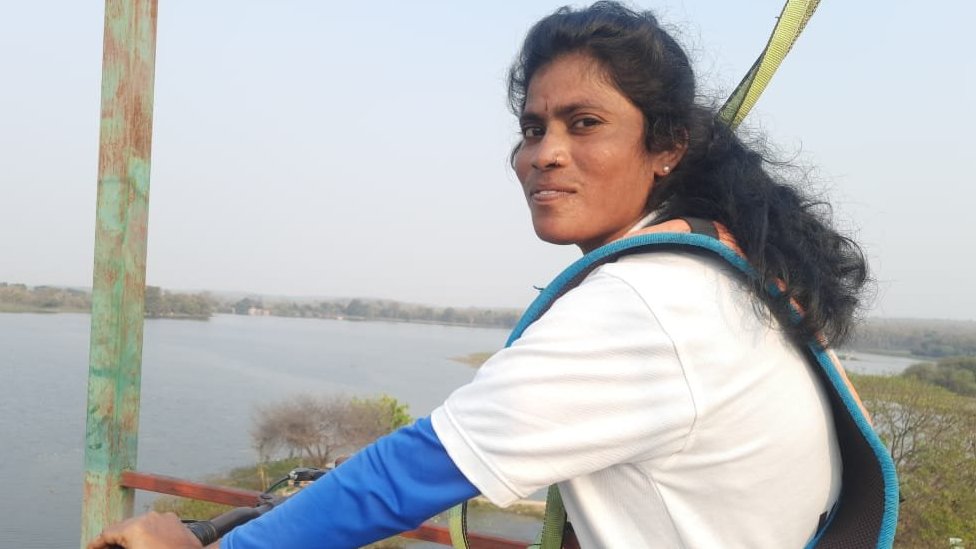 సాహసక్రీడల్లో అనేకమందికి కన్నీబాయి శిక్షణ కూడా ఇస్తున్నారు సాహసక్రీడల్లో అనేకమందికి కన్నీబాయి శిక్షణ కూడా ఇస్తున్నారు