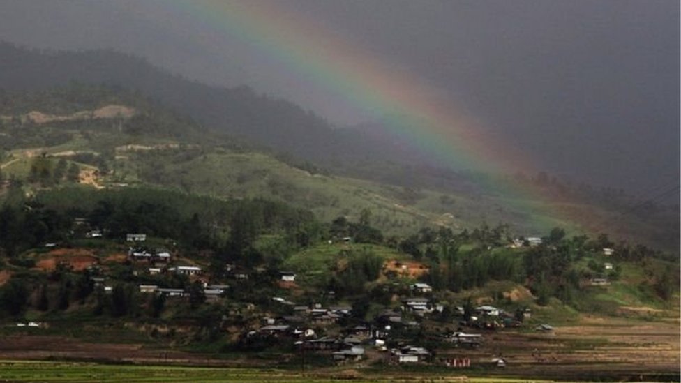 మణిపూర్కు ప్రత్యేక టైమ్ జోన్ ఉండాలని శాస్త్రవేత్తలు సూచిస్తున్నారు. మణిపూర్కు ప్రత్యేక టైమ్ జోన్ ఉండాలని శాస్త్రవేత్తలు సూచిస్తున్నారు.