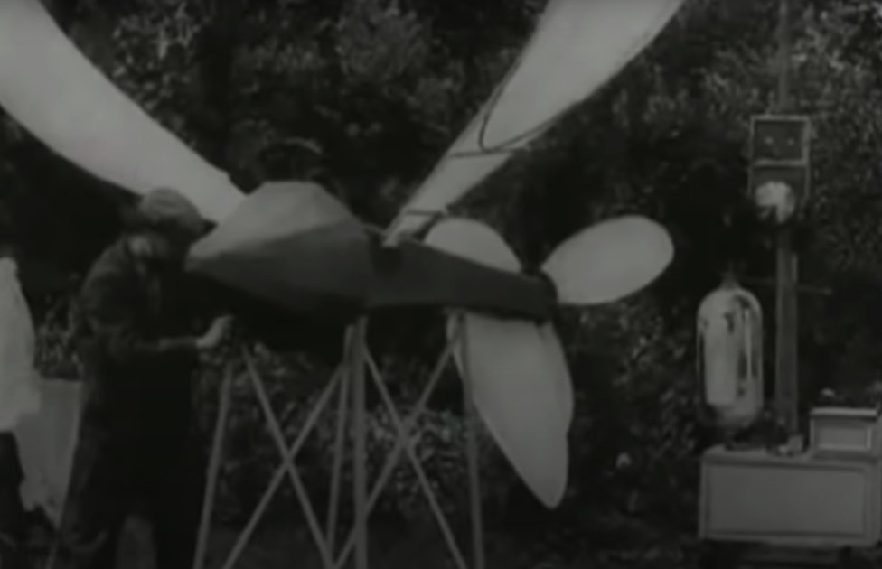 డ్రోన్లు