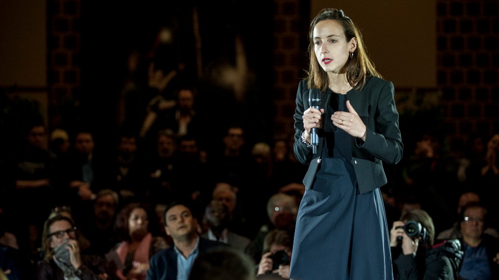 జూలియా కేజ్