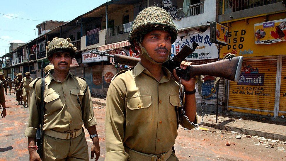 గుజరాత్ పోలీస్ (ఫైల్ ఫొటో)