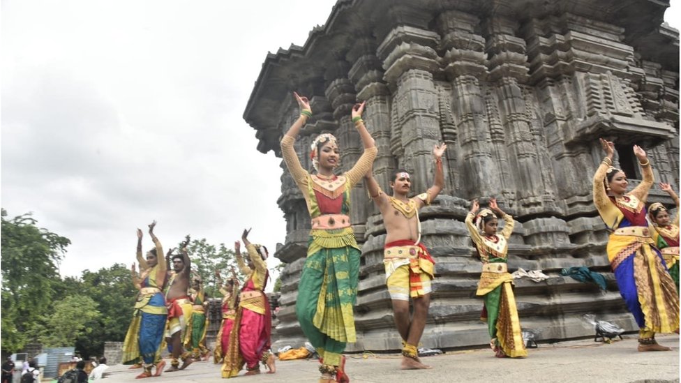 వేయి స్తంభాల గుడి