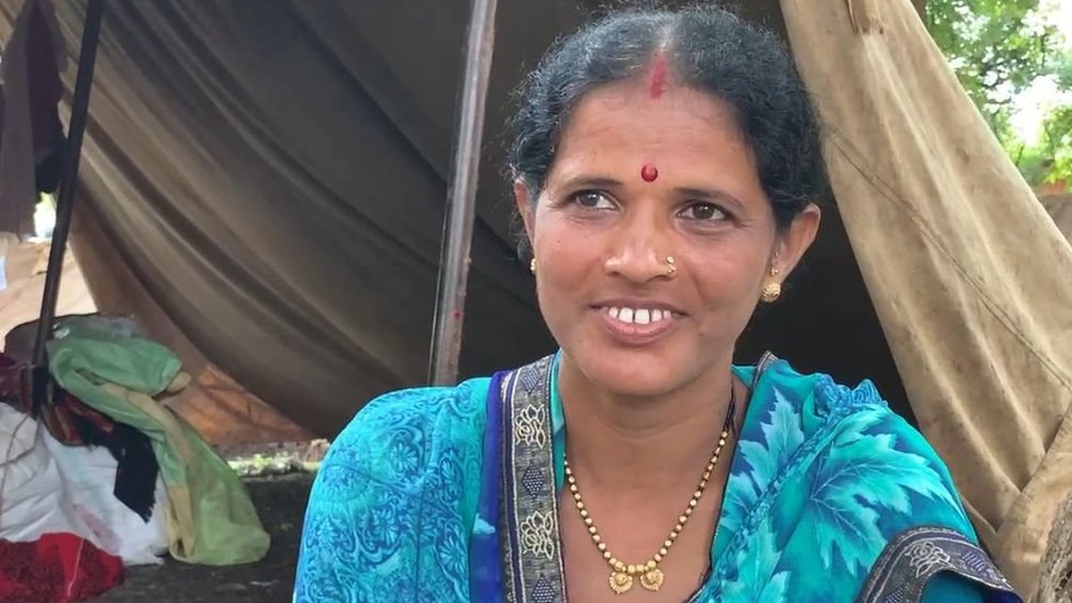పండర్‌పుర్ వారీలో పాల్గొన్న వర్కారీ మహిళ