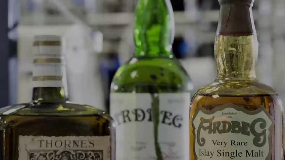 మద్యం సీసాలు మద్యం సీసాలు