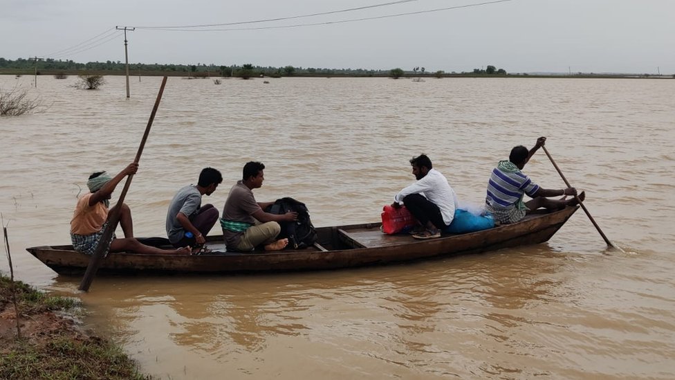 గోదావరికి వరదలు