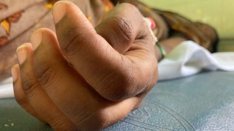 బాధితురాలు బాధితురాలు