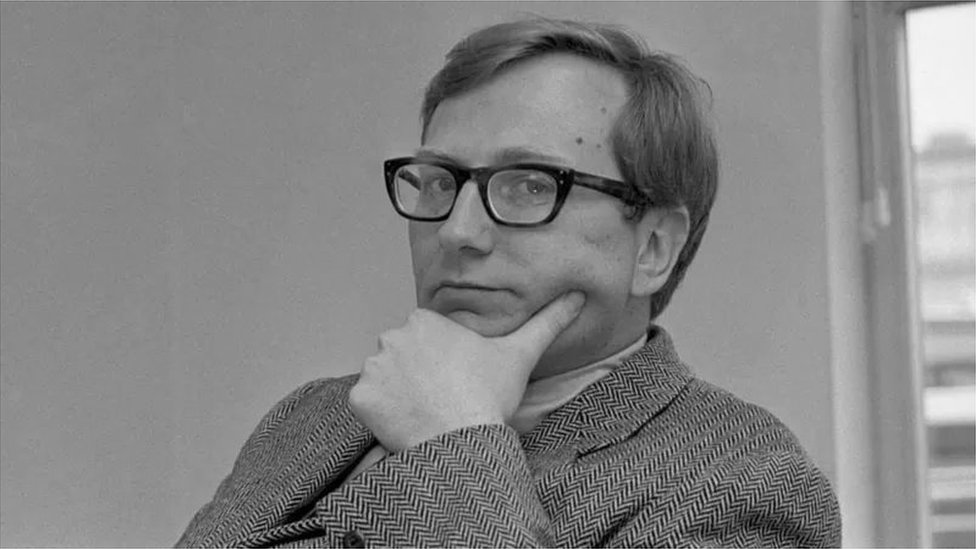 జర్నలిస్ట్ సెమర్