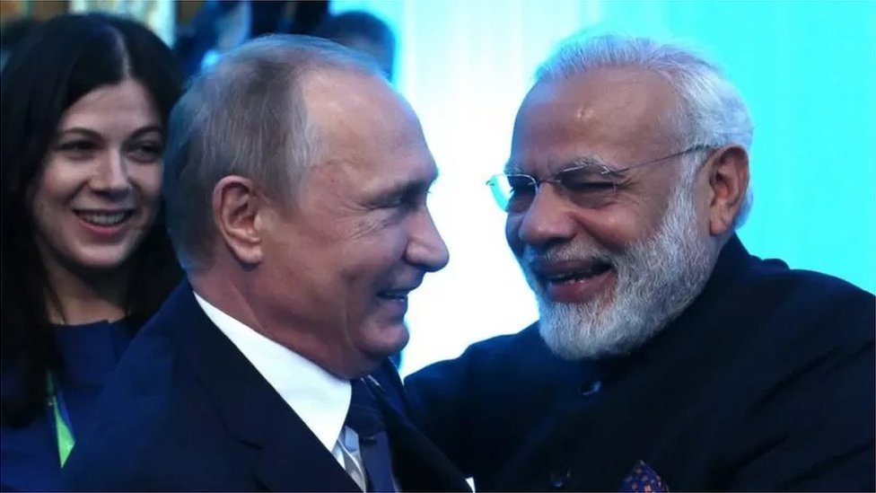 మోదీ, పుతిన్ - 2017 షాంఘై కోఆపరేషన్ ఆర్గనైజేషన్ సమావేశంలో