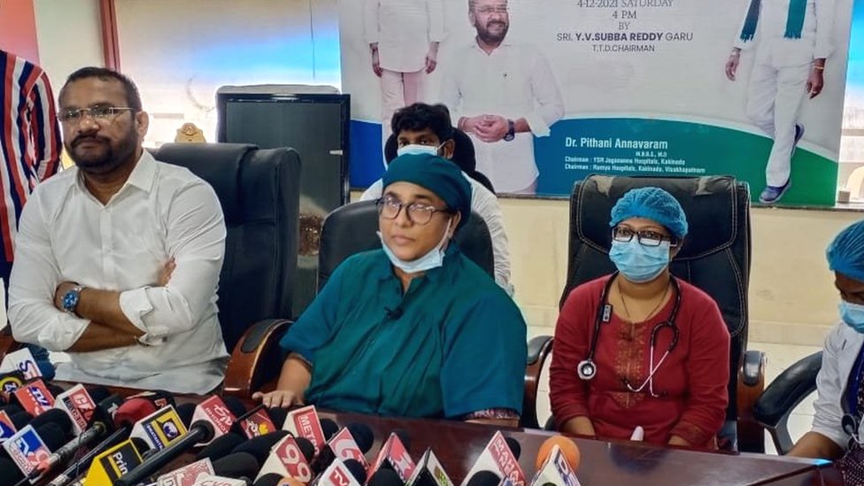 మీడియాతో మాట్లాడుతున్న డాక్టర్ ప్రభావతి