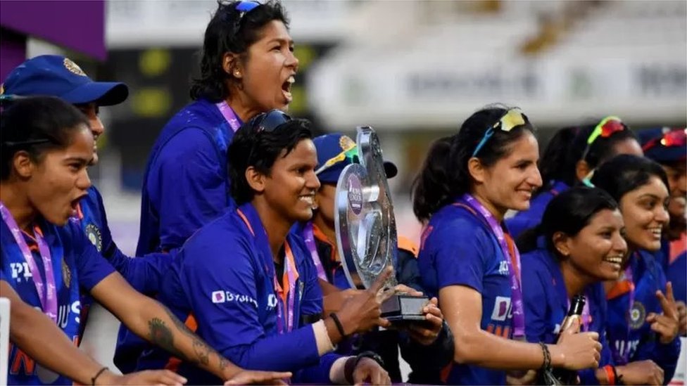 వన్డే సిరీస్ను భారత మహిళల జట్టు 3-0 తేడాతో గెల్చుకుంది వన్డే సిరీస్ను భారత మహిళల జట్టు 3-0 తేడాతో గెల్చుకుంది