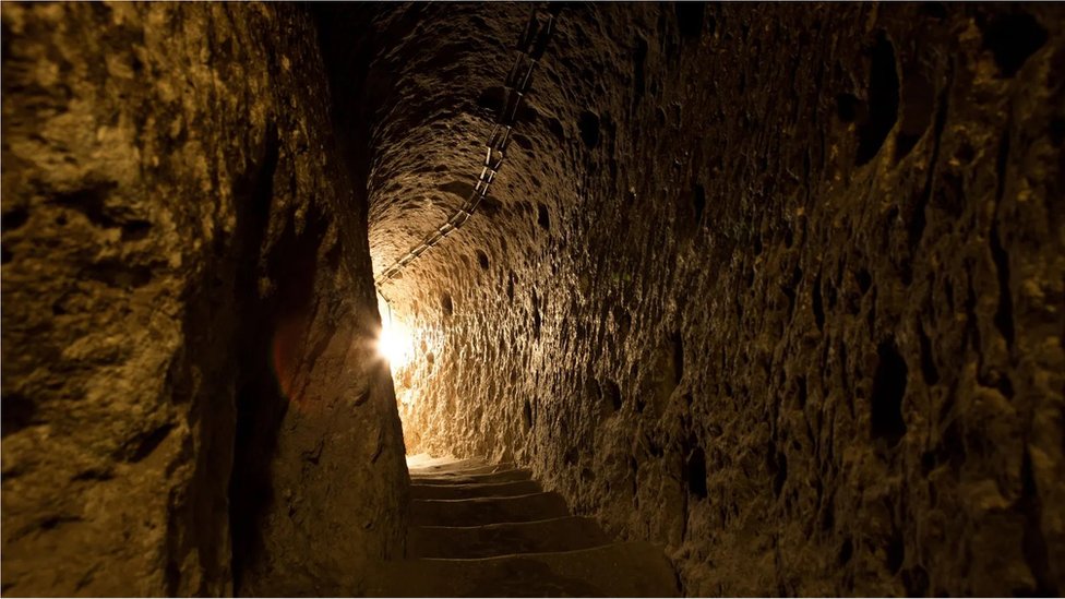 భూగర్భం భూగర్భం