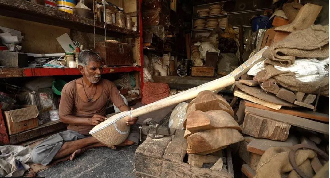 మిరాజ్ నగరం తీగ వాద్యాలకు ప్రసిద్ధి మిరాజ్ నగరం తీగ వాద్యాలకు ప్రసిద్ధి