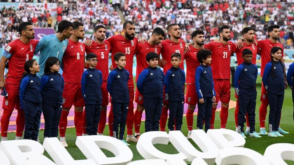 మౌనంతో నిరసన తెలిపిన ఇరాన్ జట్టు