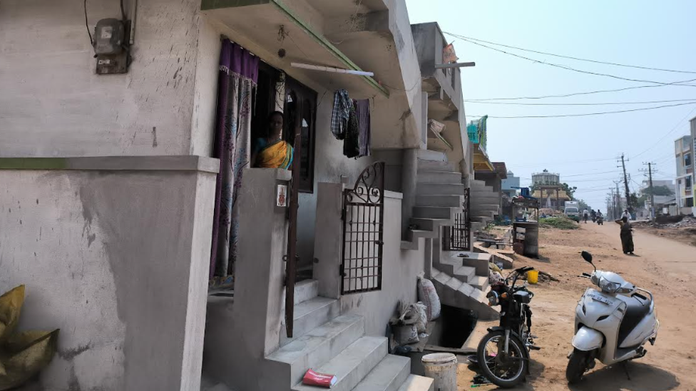 ఇప్పటం: కూల్చిన తరువాత మళ్లీ కట్టిన మెట్లు