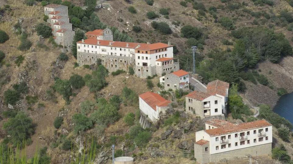 సాల్టో డి కేస్ట్రో గ్రామం