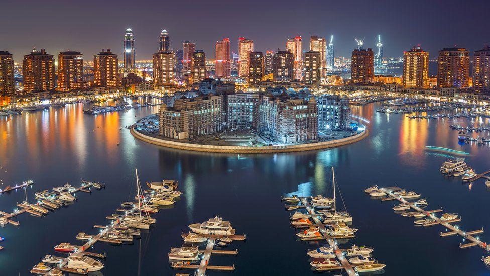 లా పెర్లా కృత్తిమ ద్వీపం