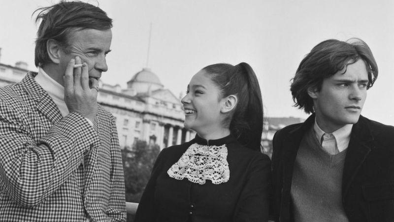 రోమియో అండ్ జూలియట్ సినిమా సీన్ రోమియో అండ్ జూలియట్ సినిమా సీన్