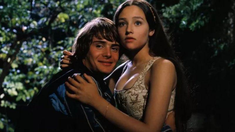 రోమియో అండ్ జూలియట్ సినిమా సీన్ రోమియో అండ్ జూలియట్ సినిమా సీన్