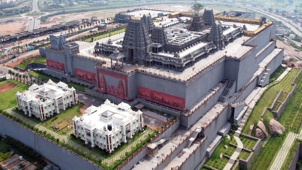 యాదగిరి గుట్ట ఆలయం