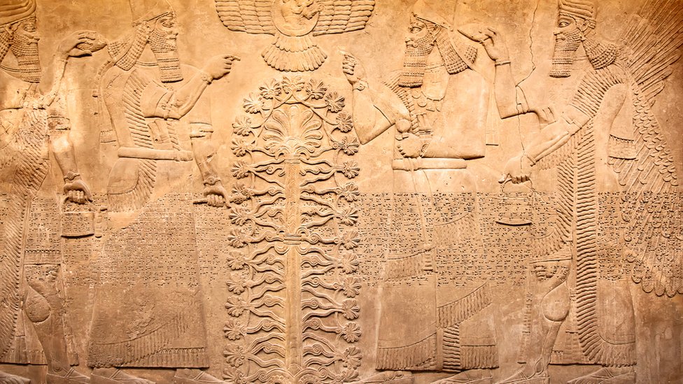 రాతిపై చెక్కిన చిత్రాలు, శరాకార లిపిలో రాత