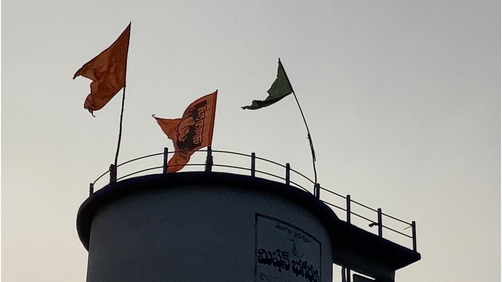 జెండాలు దేవనూరు