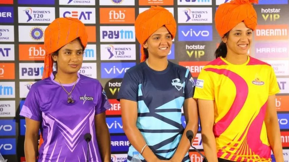 మహిళా క్రికెటర్లు మహిళా క్రికెటర్లు