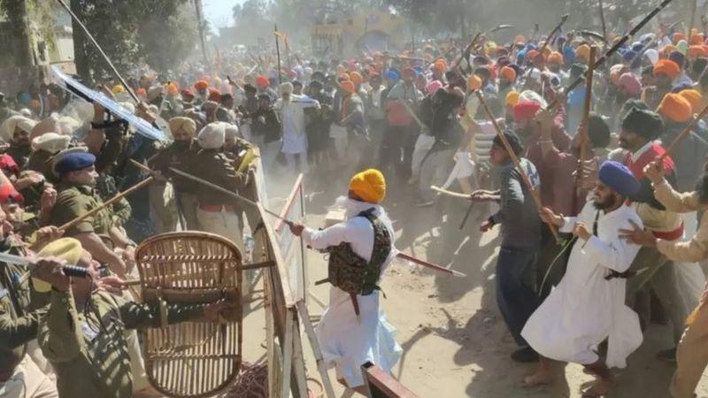 అంజాలా పోలీస్ స్టేషన్ దగ్గర ఉద్రిక్తత