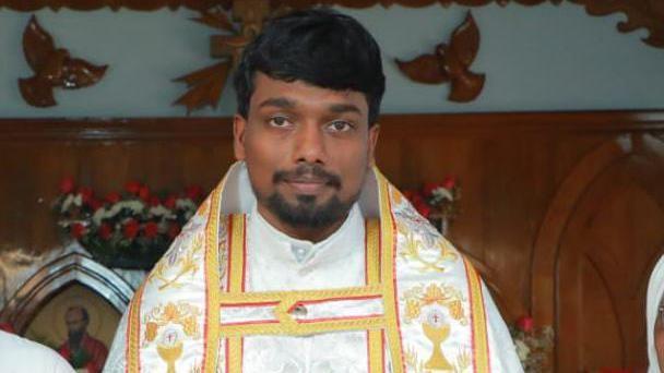 చర్చి మతాధికారి