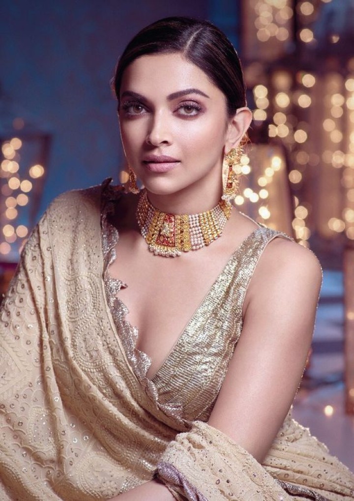 దీపికా పదుకొనె బ్యూటిఫుల్ లుక్