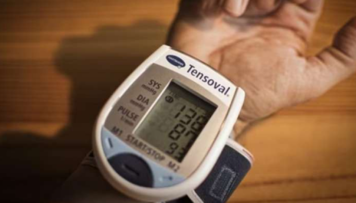 ಹೃದ್ರೋಗಿಗಳ ಸಂಖ್ಯೆ ಬಹಳ ವೇಗವಾಗಿ ಹೆಚ್ಚುತ್ತಿದೆ. ಇದು ಸಾಮಾನ್ಯವಾಗಿ ರಕ್ತದೊತ್ತಡದಲ್ಲಿನ ಏರುಪೇರು ಮತ್ತು ರಕ್ತದಲ್ಲಿನ ಕೊಲೆಸ್ಟ್ರಾಲ್ ಮಟ್ಟದಿಂದ ಪ್ರಾರಂಭವಾಗುತ್ತದೆ.