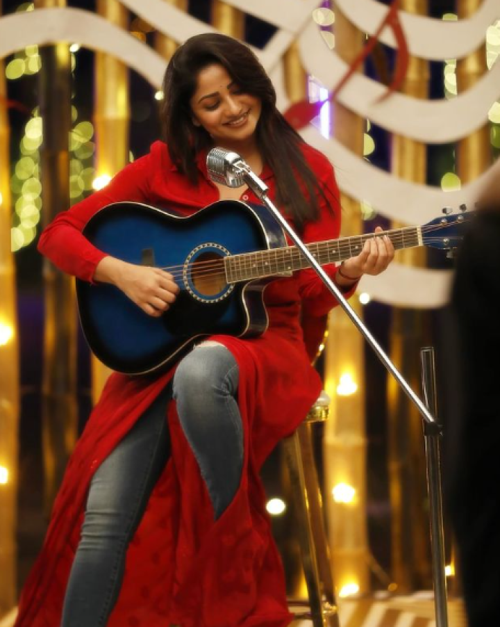 ರಚಿತಾ ವಿತ್ ಗಿಟಾರ್