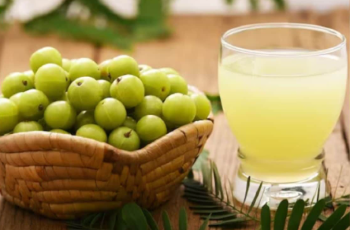 ನೆಲ್ಲಿಕಾಯಿ ಜೂಸ್ ಕುಡಿಯೋದ್ರಿಂದ ಕೂದಲು ಬೆಳೆಯುತ್ತದೆ!