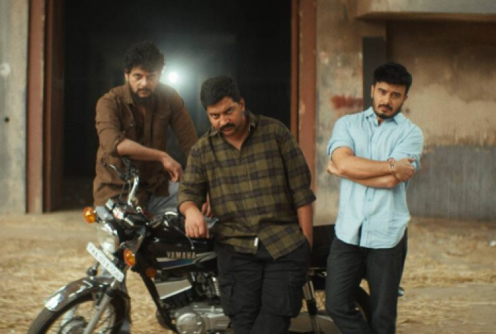 ವೈರಲ್ ಆಗ್ತಿದೆ 'ಮರ್ಯಾದೆ ಪ್ರಶ್ನೆ' ಸಿನಿಮಾದ 'ಫಿರಾಕೋ ಮಾರ್..' ರ್ಯಾಂಪ್ ಸಾಂಗ್