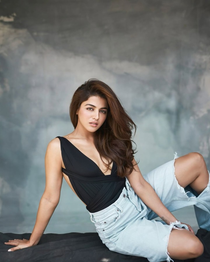 Gorgeous है आप.