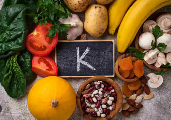 ವಿಟಮಿನ್ ಕೆ ಕೊರತೆ ಇದ್ದರೆ ರಕ್ತ ಹೆಪ್ಪುಗಟ್ಟುವಿಕೆ ಸಮಸ್ಯೆಗಳಿಗೆ ಕಾರಣವಾಗಬಹುದು.