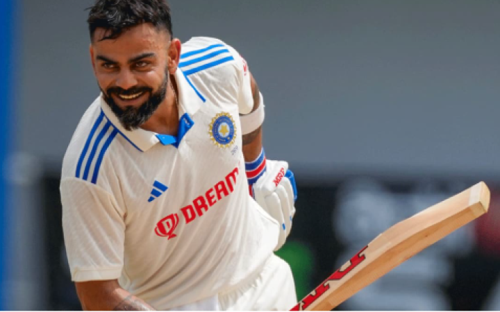 ಕಿಂಗ್ ಕೊಹ್ಲಿ, ಶತಕಗಳ ಸರದಾರ ಅರ್ ಸಿಬಿ ಹುಲಿ ಎಂದೇ ಹೆಚ್ಚಿನ ಅಭಿಮಾನಿಗಳನ್ನು ಹೊಂದಿರುವ ವಿರಾಟ್ ಕೊಹ್ಲಿ. ಇತರೆ ಎಲ್ಲಾ ಕ್ರಿಕೆಟಿಗರಿಗಿಂತ ಹೆಚ್ಚು ಆದಾಯ ಗಳಿಸುತ್ತಿದ್ದಾರೆ. ಇವರು 2023-24ನೇ ಸಾಲಿನಲ್ಲಿ ಸುಮಾರು 66 ಕೋಟಿ ರೂಪಾಯಿ ತೆರಿಗೆ ಪಾವತಿಸಿದ್ದಾರೆ ಎಂದು ವರದಿ ತಿಳಿಸಿದೆ. ಸದ್ಯ ಕ್ರಿಕೆಟ್‌ನಿಂದ ಬ್ರೇಕ್ ಪಡೆದು ಕುಟುಂಬದ ಜೊತೆ ಕಾಲ ಕಳೆಯುತ್ತಿದ್ದಾರೆ.