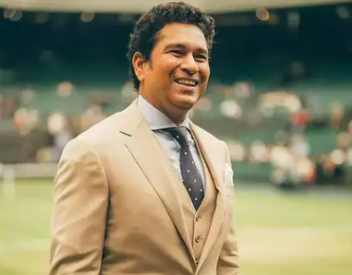 ಕ್ರಿಕೆಟ್‌ ಲೋಕದ ದೇವರು ಎಂದೇ ಹೆಸರು ಮಾಡಿರುವ ಸಚಿನ್‌ ತೆಂಡೂಲ್ಕರ್ ಅಂತಾರಾಷ್ಟ್ರೀಯ ಕ್ರಿಕೆಟ್‌ನಲ್ಲಿ ದಾಖಲೆಗಳ ಸರದಾರ ಎನಿಸಿಕೊಂಡಿದ್ದಾರೆ. ಸಚಿನ್​ 2023-24ನೇ ಸಾಲಿನಲ್ಲಿ 28 ಕೋಟಿ ರೂಪಾಯಿ ತೆರಿಗೆ ಪಾವತಿಸಿದ್ದಾರೆ ಎಂದು ವರದಿ ತಿಳಿಸಿದೆ.