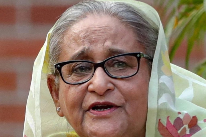 নয়াদিল্লি যে ভাবে বাংলাদেশের ‘এক জন ব্যক্তি বা একটি রাজনৈতিক দলকে রক্ষার’ জন্য উঠে পড়ে লেগেছে, সে দেশের মানুষ তা ভাল ভাবে নিচ্ছে না বলে দাবি করল বিএনপি। বাংলাদেশের প্রাক্তন প্রধানমন্ত্রী শেখ হাসিনার ভারত বাসের মেয়াদ বৃদ্ধির খবর প্রকাশ্যে আসার পরে এ কথা জানালো বিএনপি।