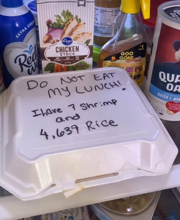 খুঁটে না গুনে খাওয়া?